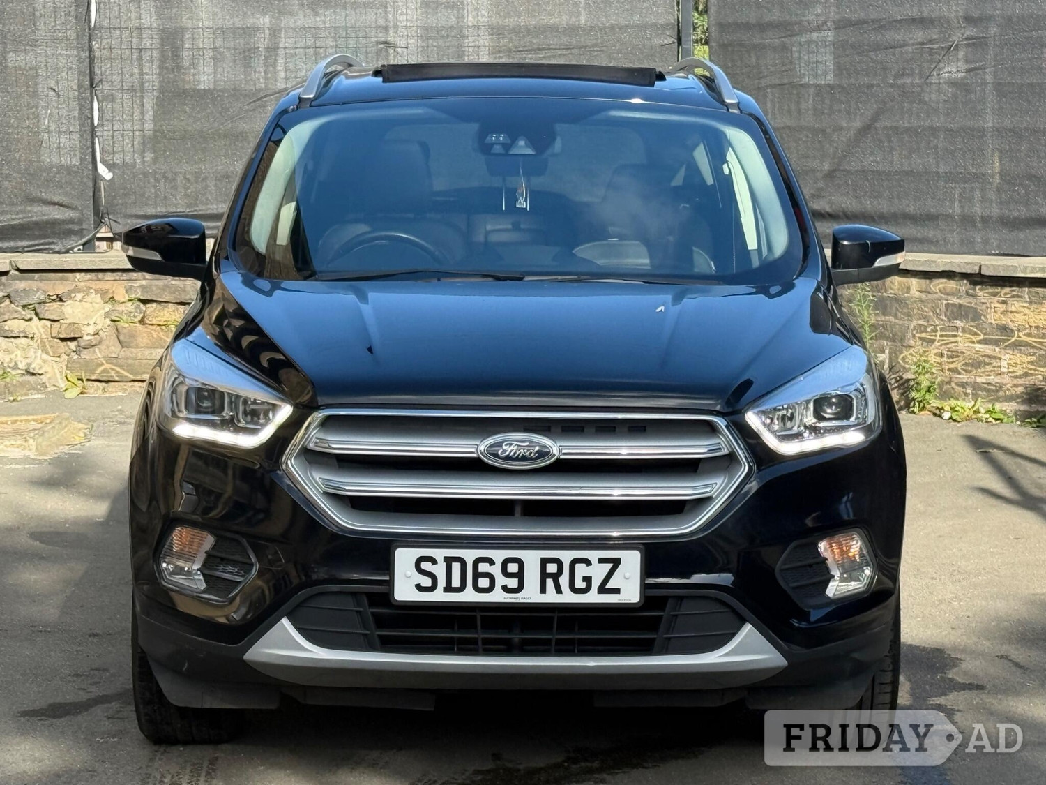 [ berth ]Ford Kuga