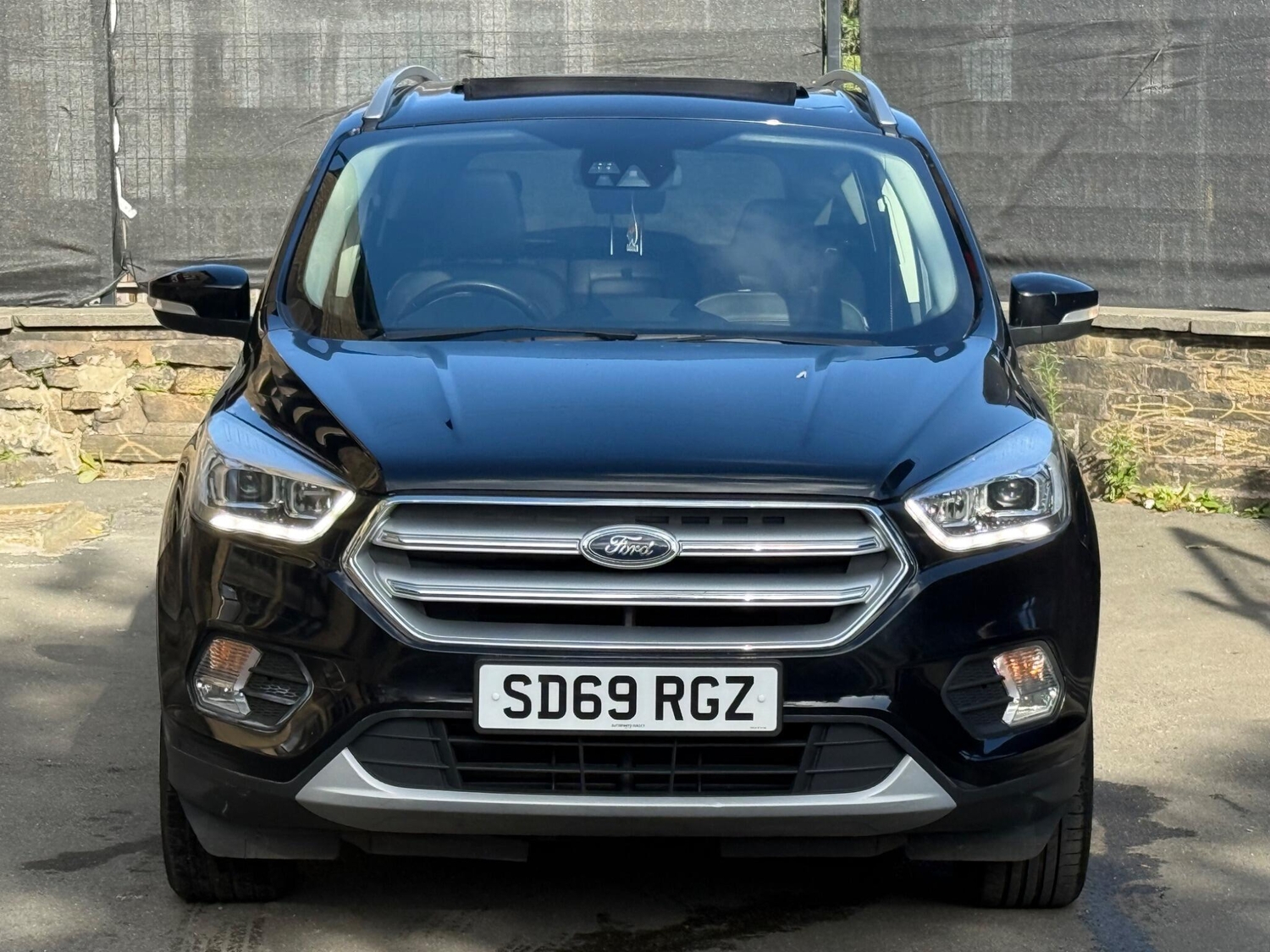 [ berth ]Ford Kuga
