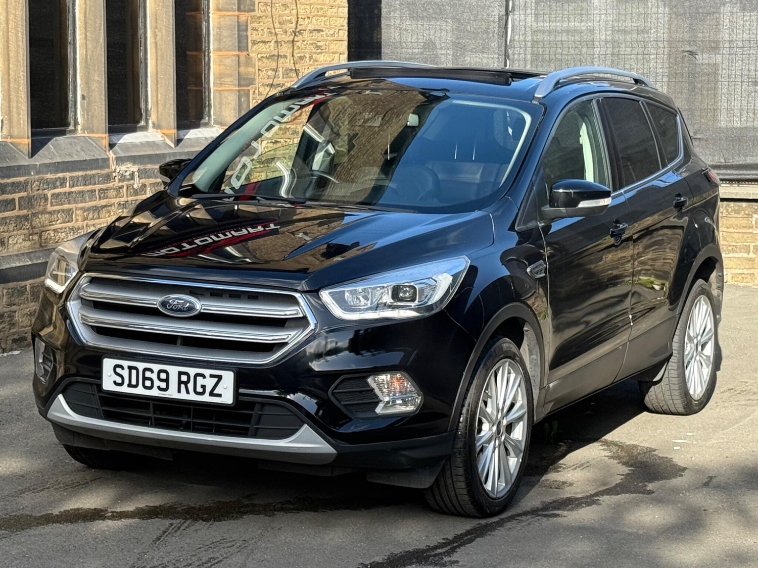 Ford Kuga 2019 - Cars in Halifax