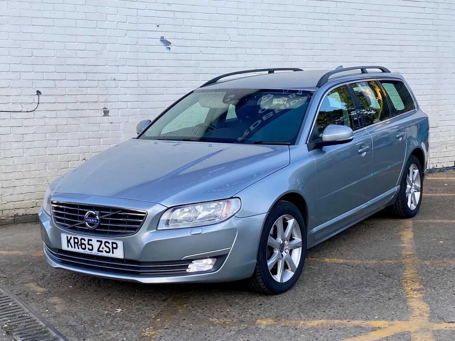 Volvo V70 2015 in Ashford