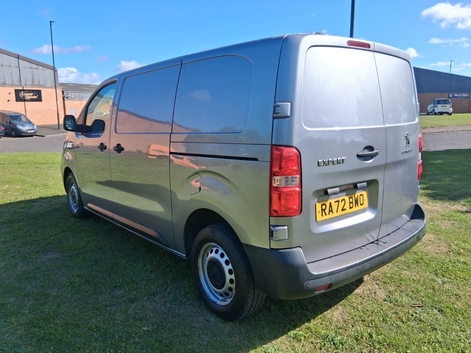 [ berth ]Peugeot Expert