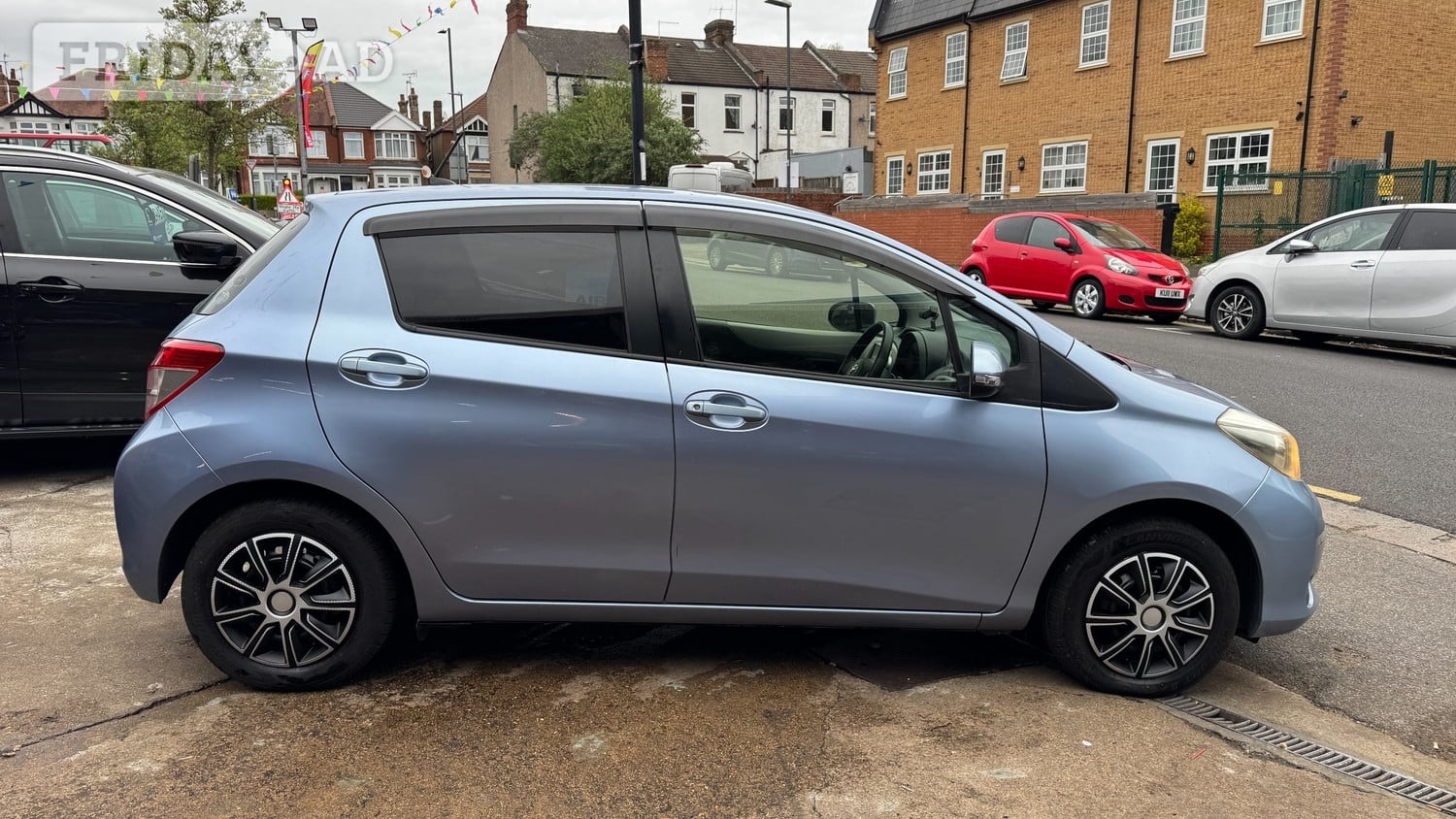 Toyota Vitz 2012 - Cars