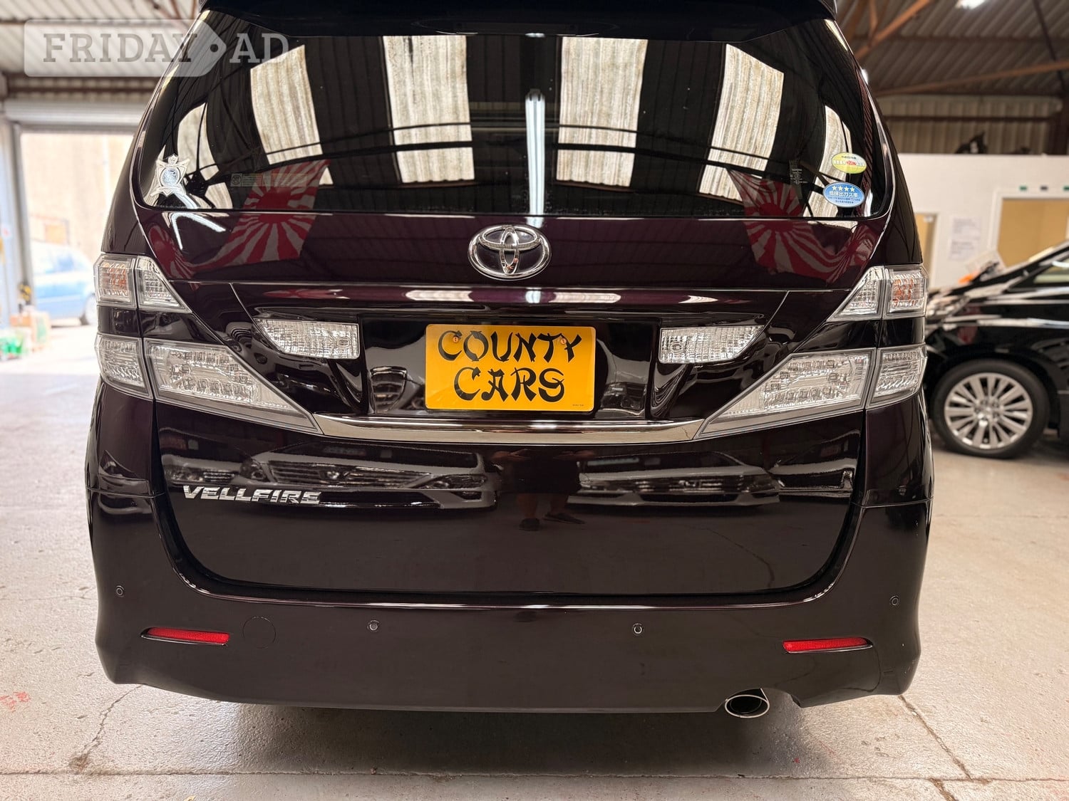 Toyota Vellfire 2010 - Cars