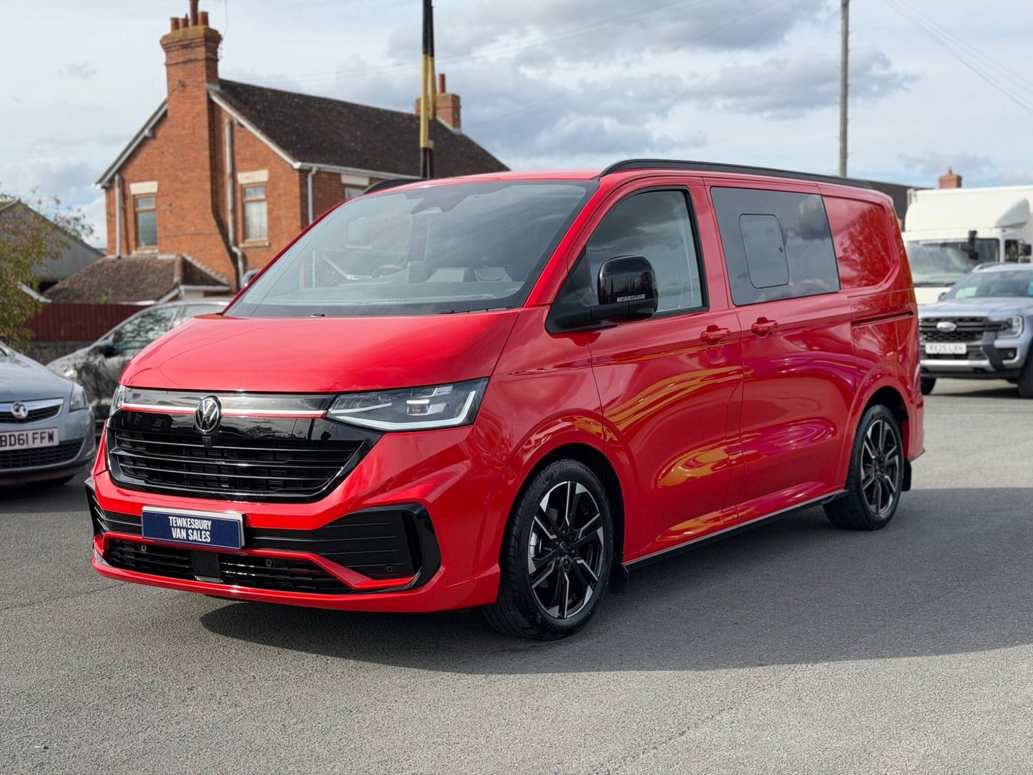 Volkswagen Transporter 2026 - Vans & Commercial Vehicles
