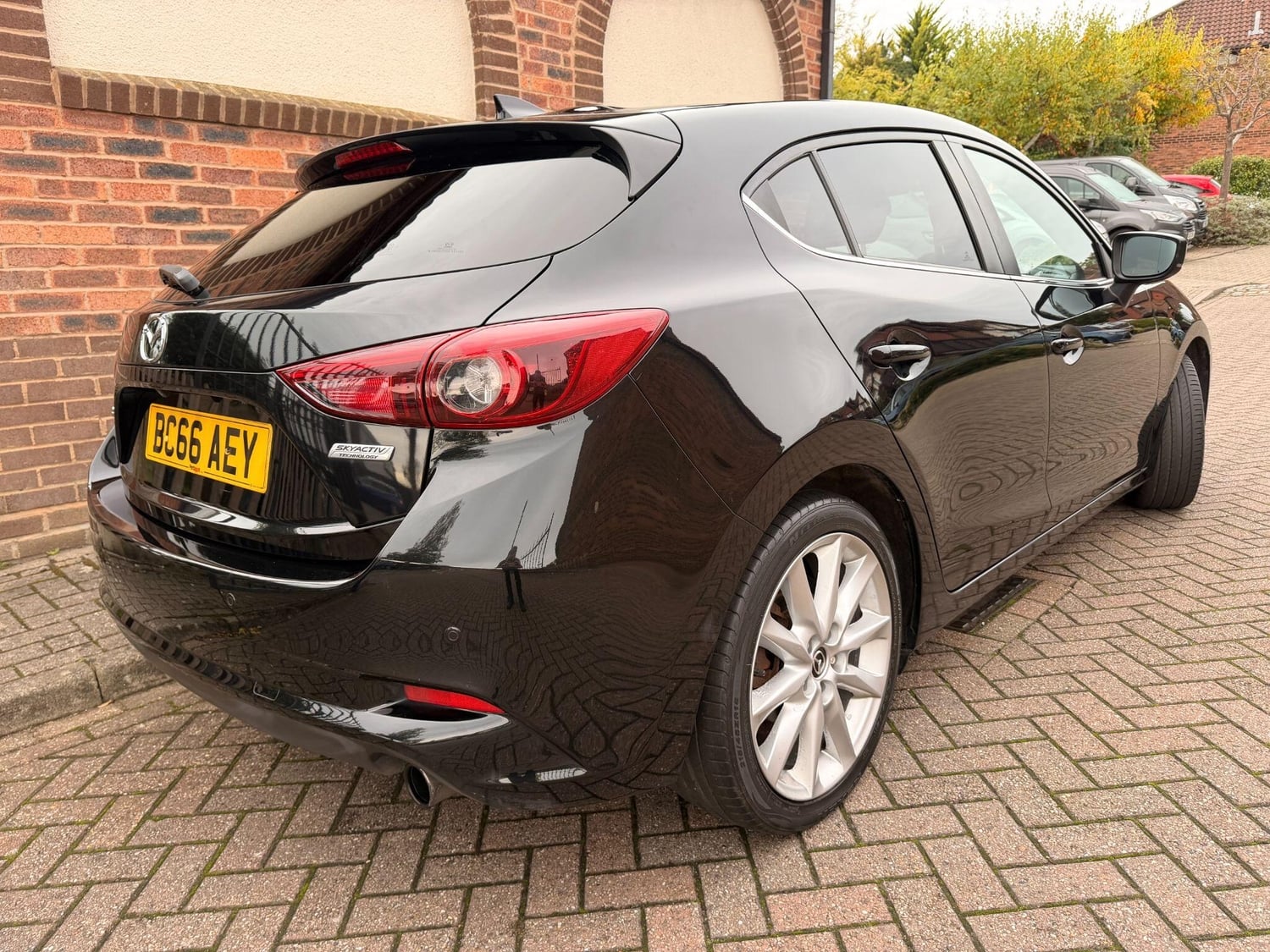 Mazda 3 2017 - Cars