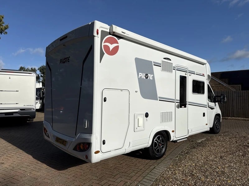 [4 berth ]Pilote P696D EVIDENCE