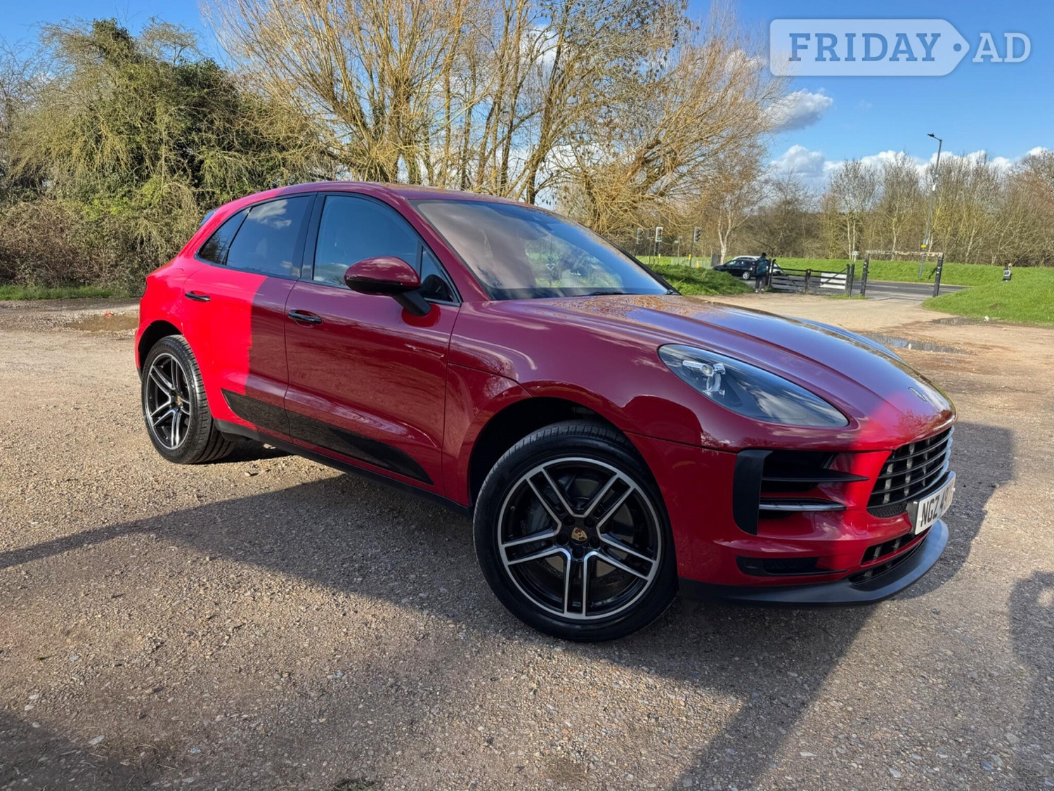 [ berth ]Porsche Macan