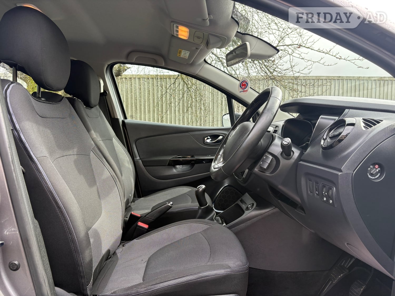 Renault Captur 2017 - Cars in Airdrie