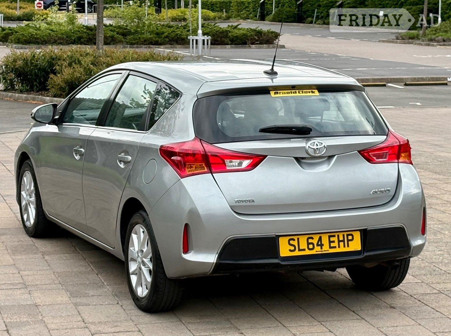 Toyota Auris 2014 - Cars in Uxbridge