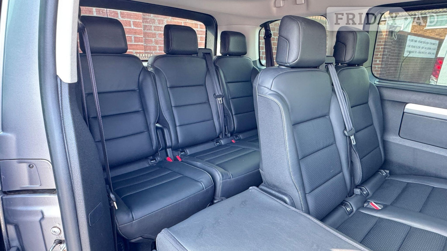 [ berth ]Peugeot Traveller
