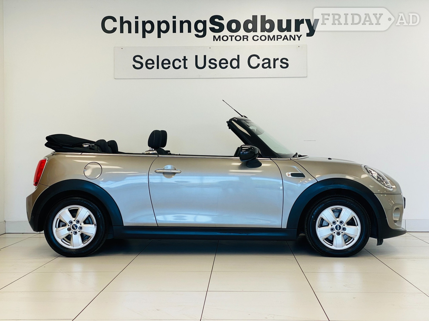 Mini Convertible 2020 - Cars