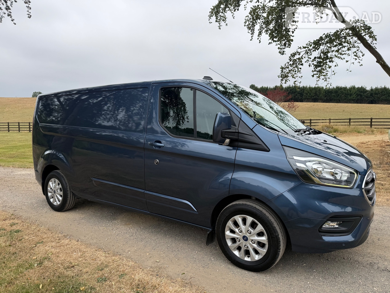 [ berth ]Ford Transit Custom