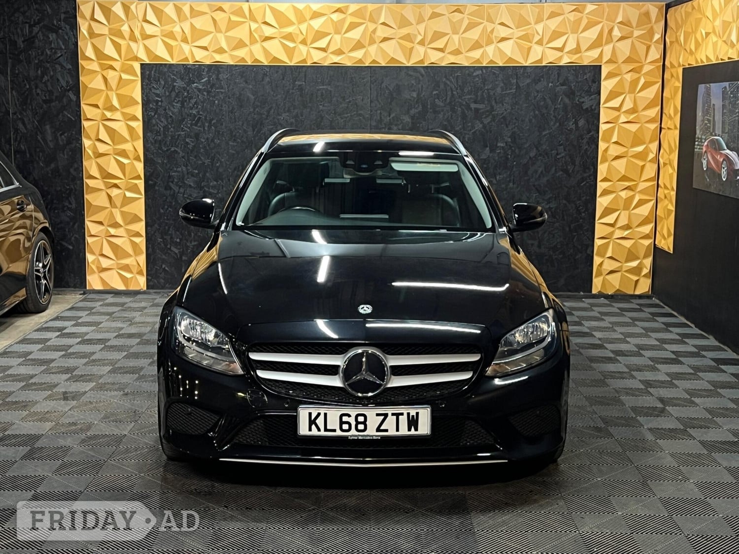 [ berth ]Mercedes-Benz C Class