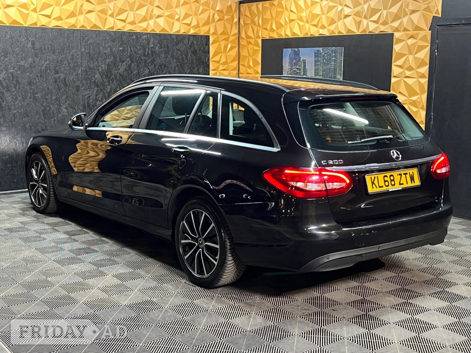 Mercedes-Benz C Class 2019 - Cars