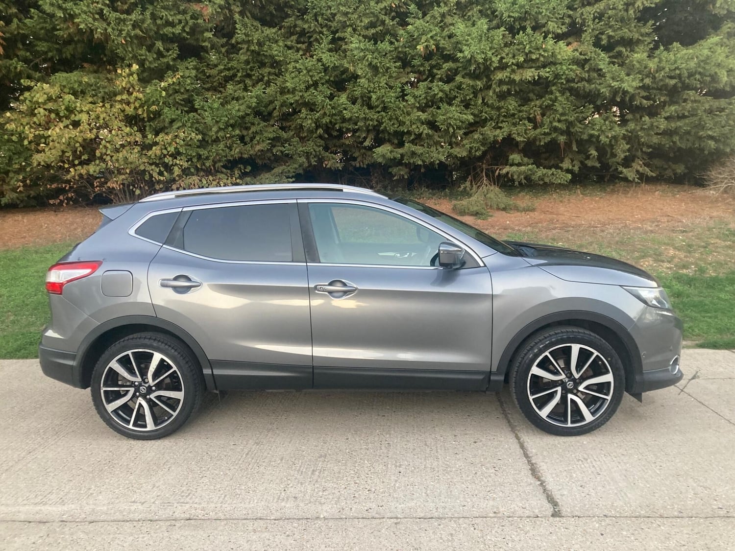 Nissan Qashqai 2015 - Cars