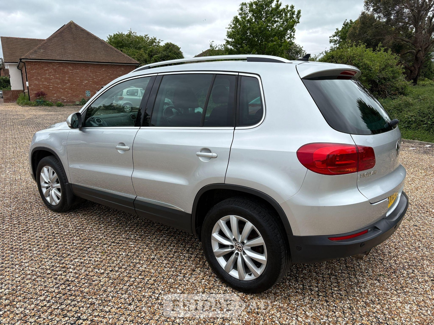Volkswagen Tiguan 2015 - Cars