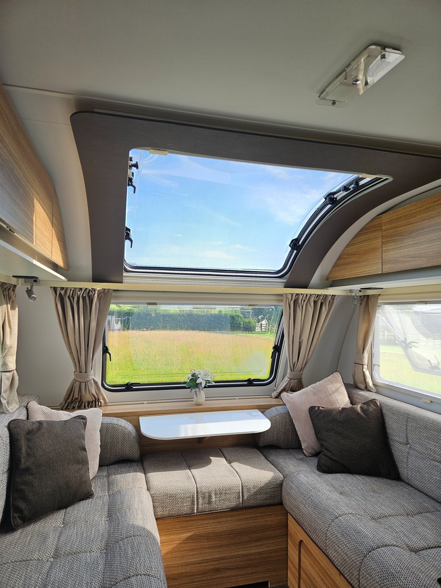 Adria Altea 362 LH 2018 - Motorhomes & Caravans
