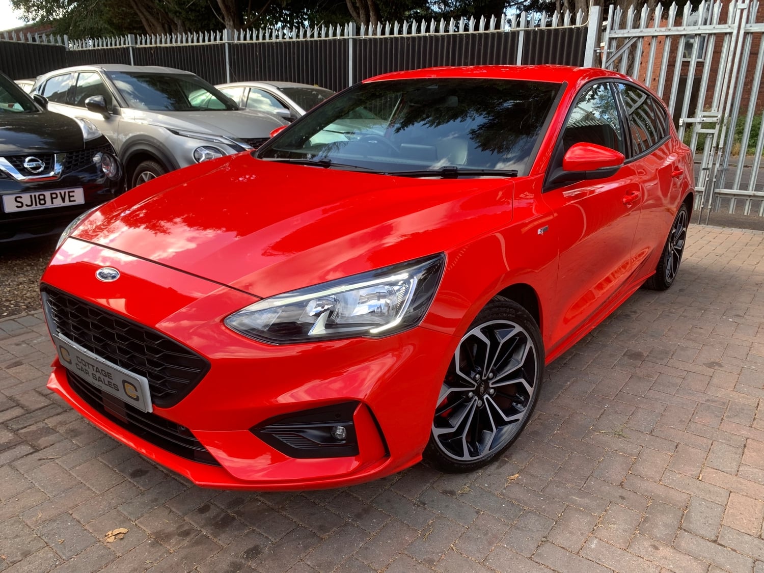 Ford Focus 2019 - Cars in Hayes