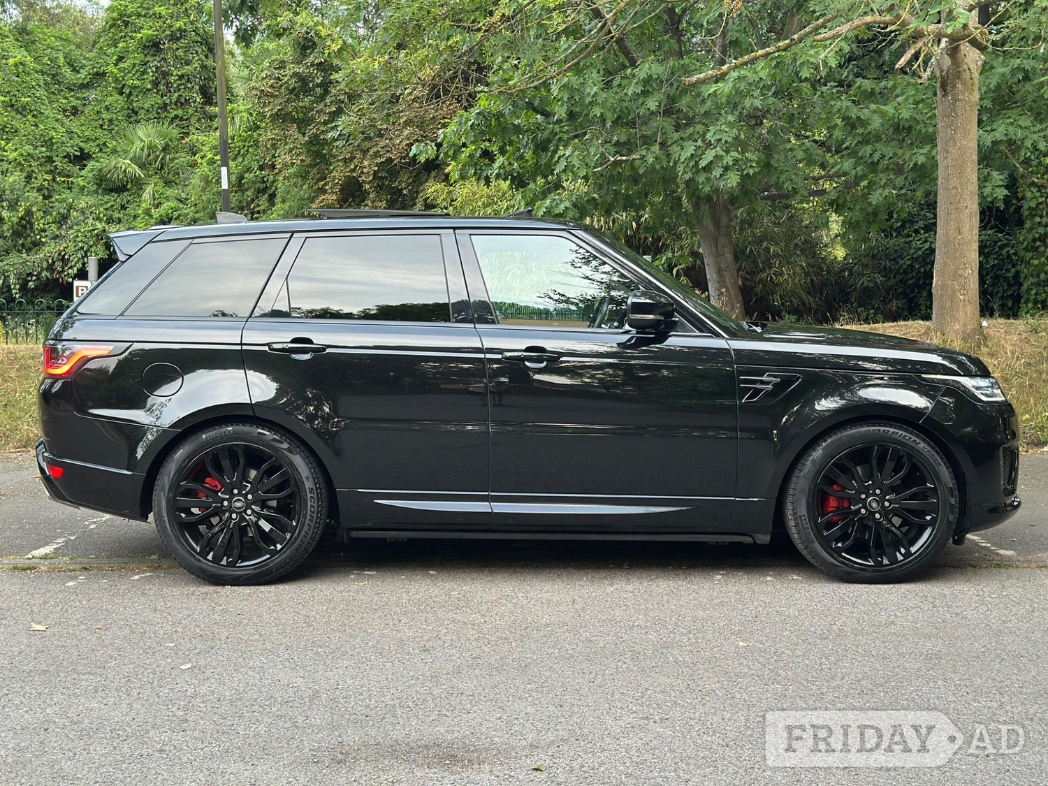 [ berth ]Land Rover Range Rover Sport