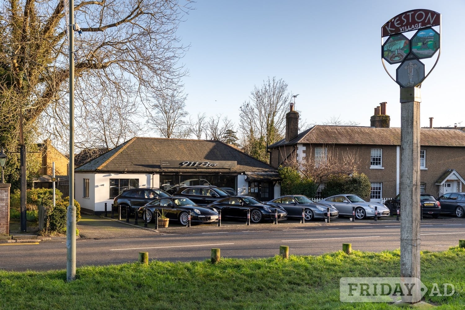 Aston Martin Vantage 2010 - Cars in Bromley