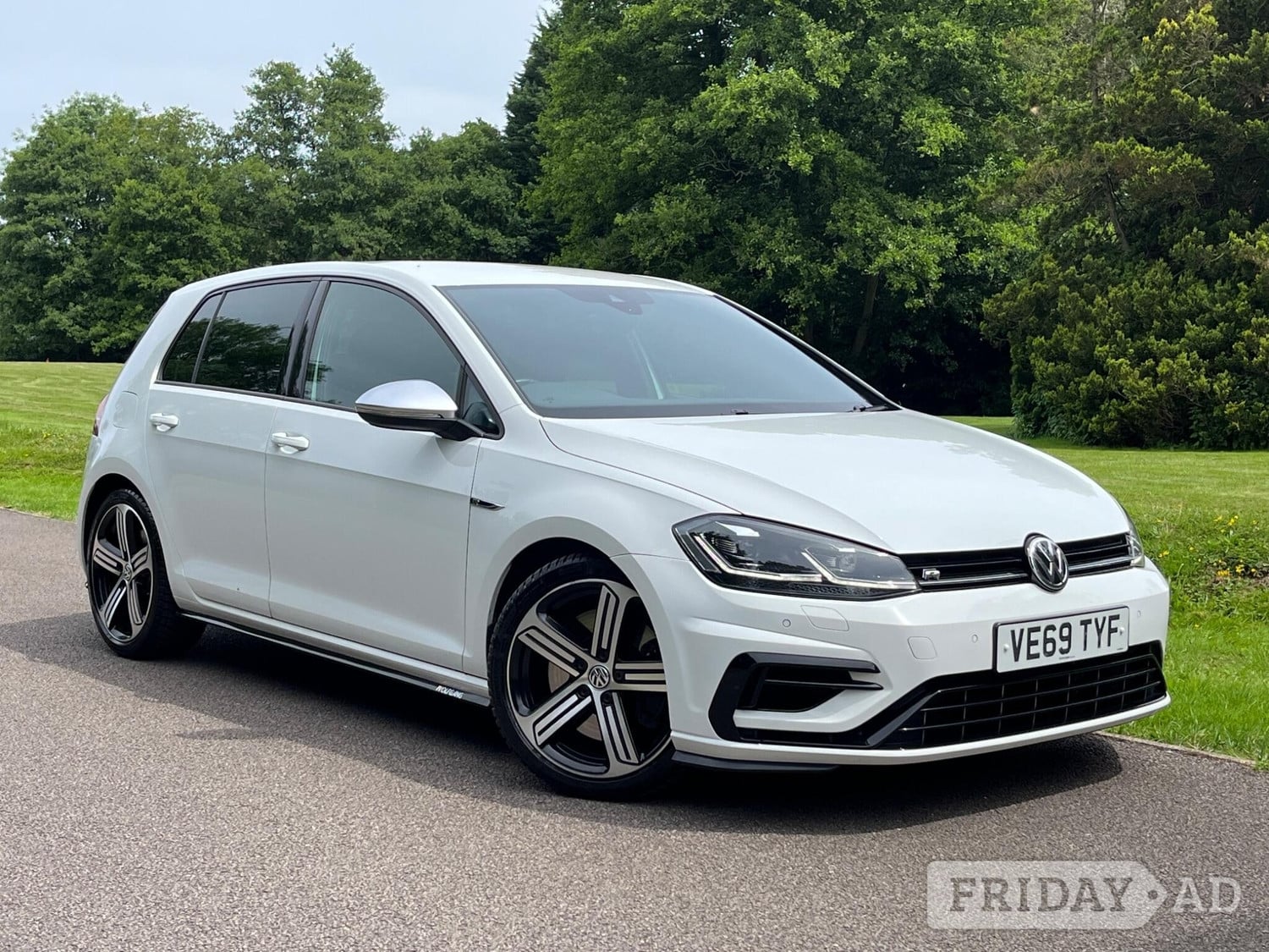 Volkswagen Golf 2019 in Chertsey