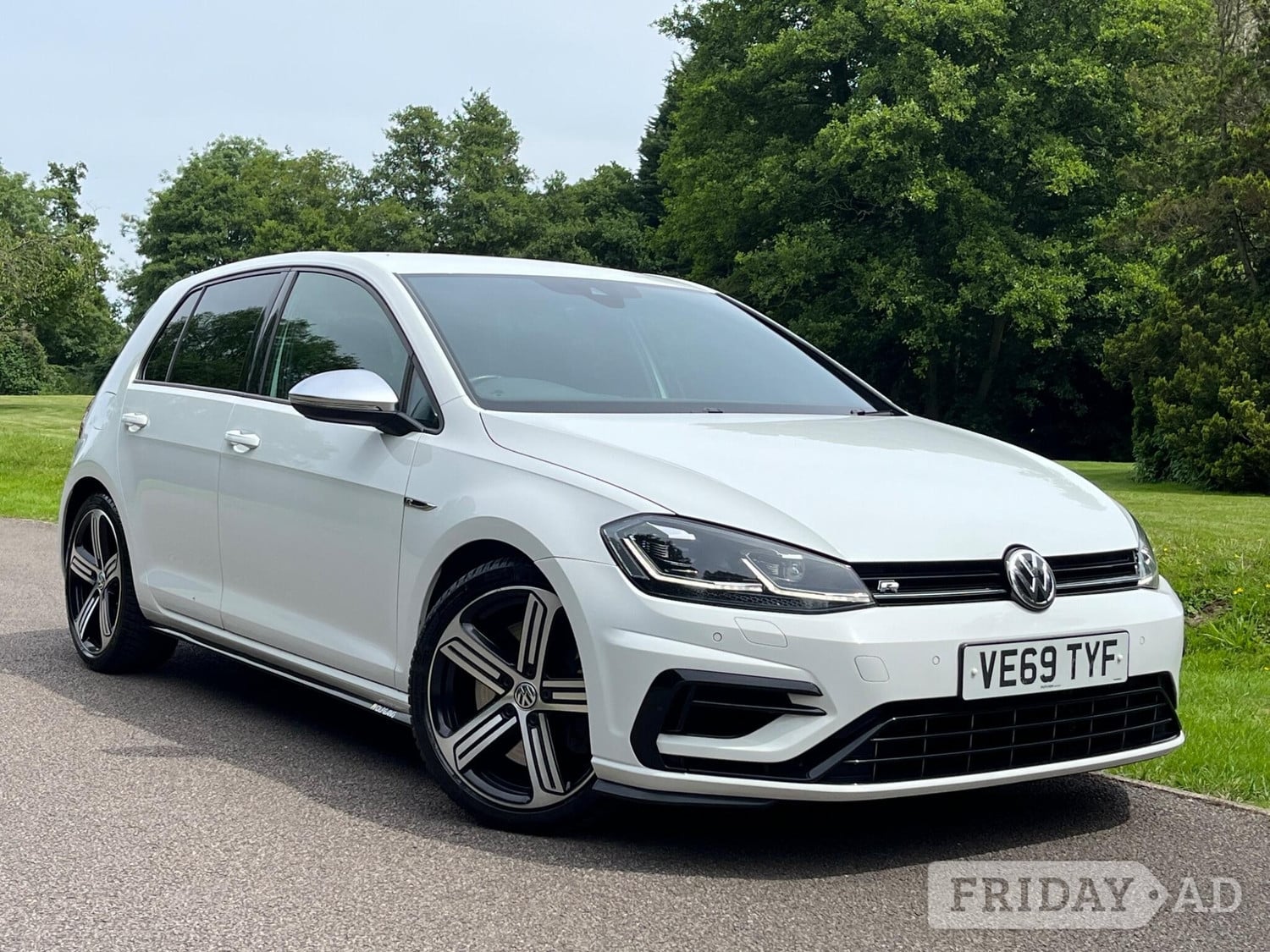 Volkswagen Golf 2019 - Cars