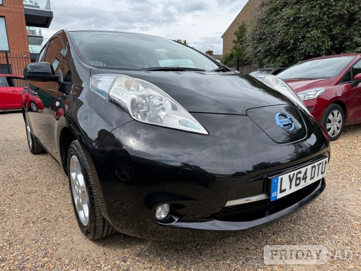 Nissan LEAF 2015 in Slough