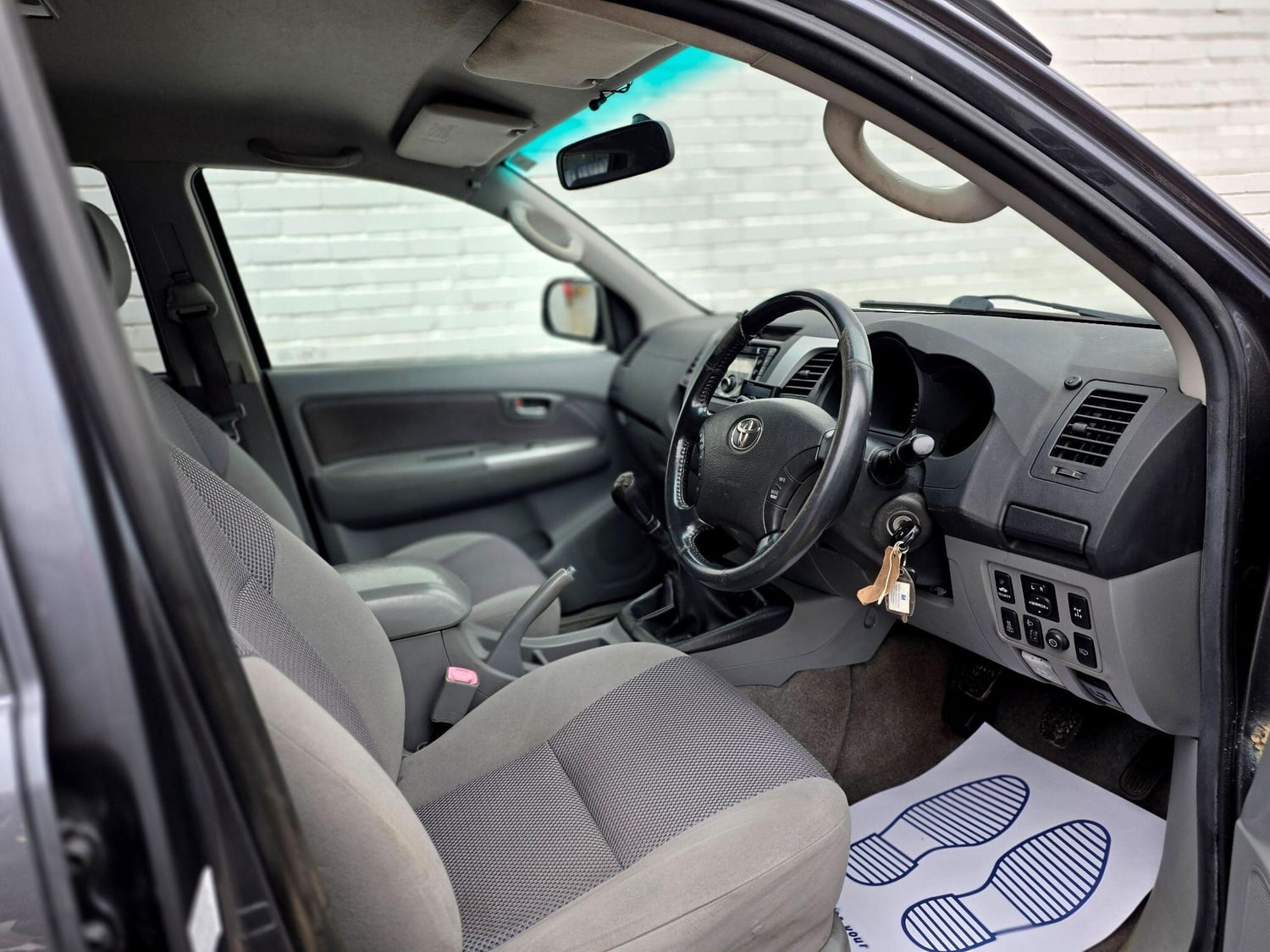 [ berth ]Toyota Hilux