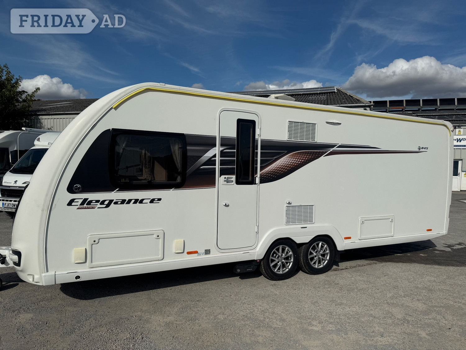 [ berth ]Swift Elegance Grande 845
