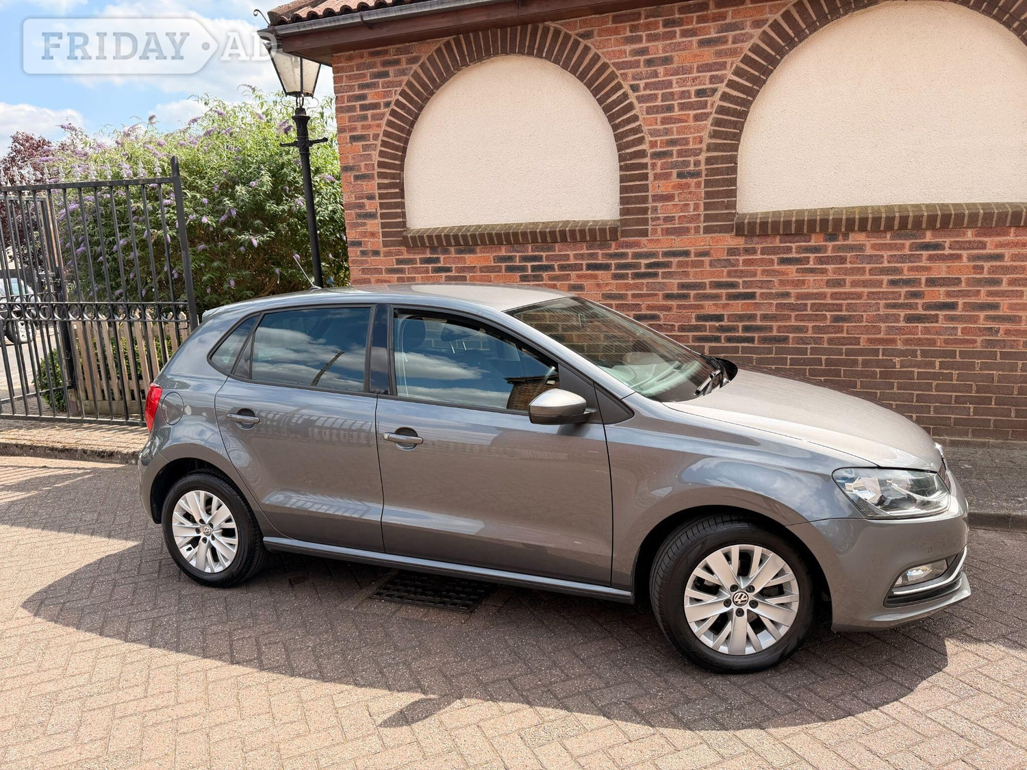 Volkswagen Polo Sutton