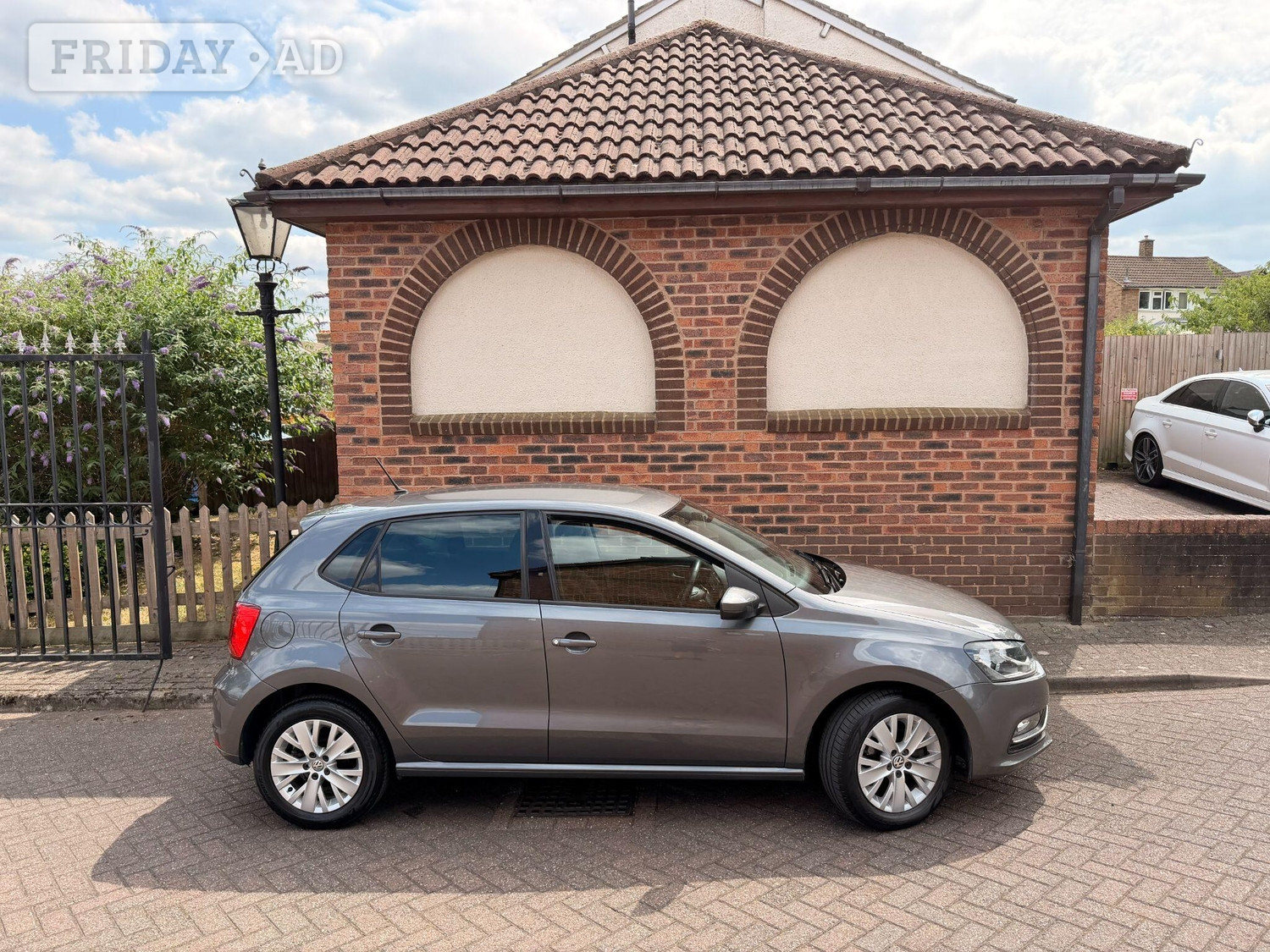 Volkswagen Polo 2014 - Cars in Sutton