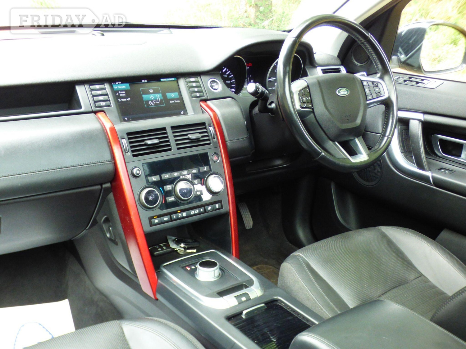 [ berth ]Land Rover Discovery Sport
