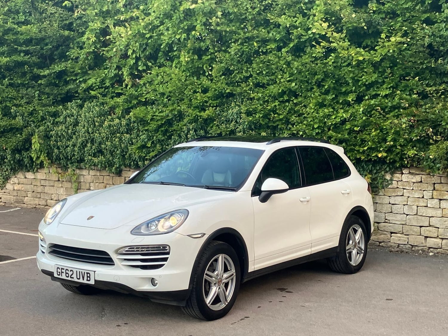 Porsche Cayenne 2012 - Cars