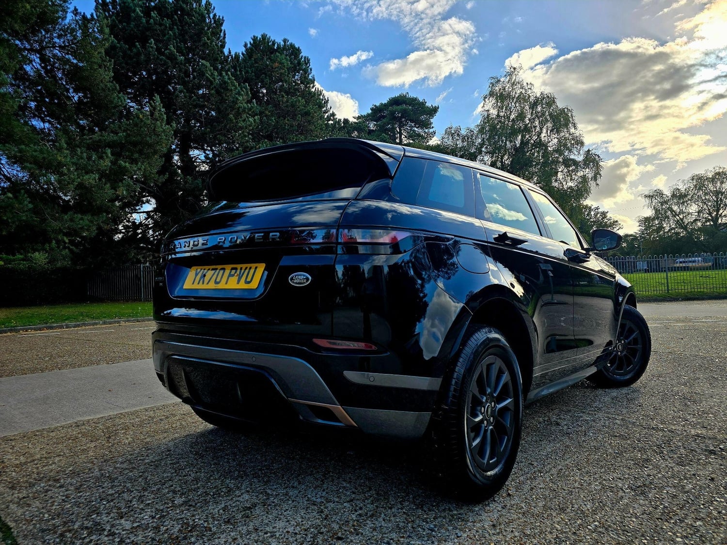 [ berth ]Land Rover Range Rover Evoque