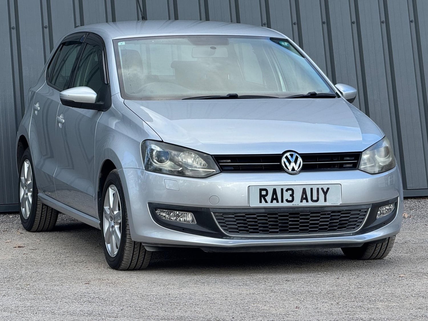 Volkswagen Polo 2013 - Cars in Farnham
