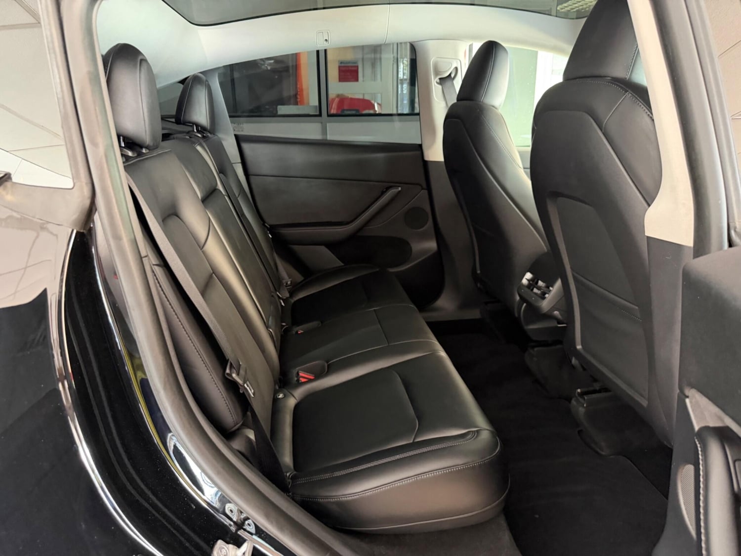 Tesla Model Y 2023 - Cars