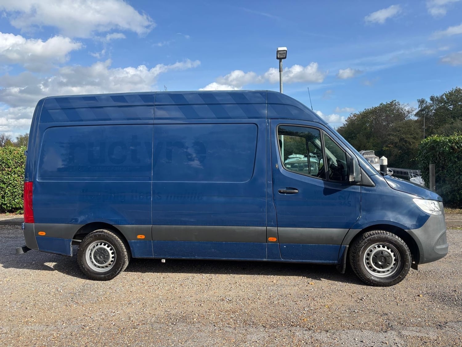 [ berth ]Mercedes-Benz Sprinter