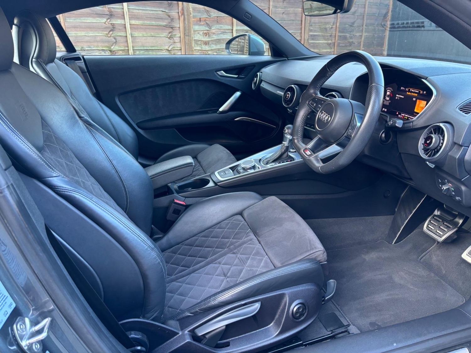 [ berth ]Audi TT