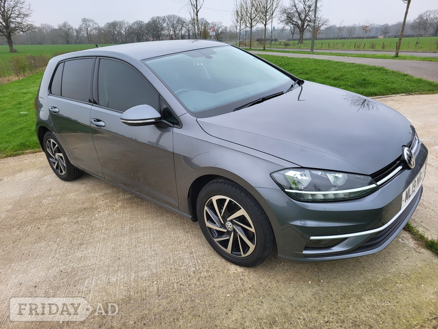 Volkswagen Golf 2019 - Cars in Horley