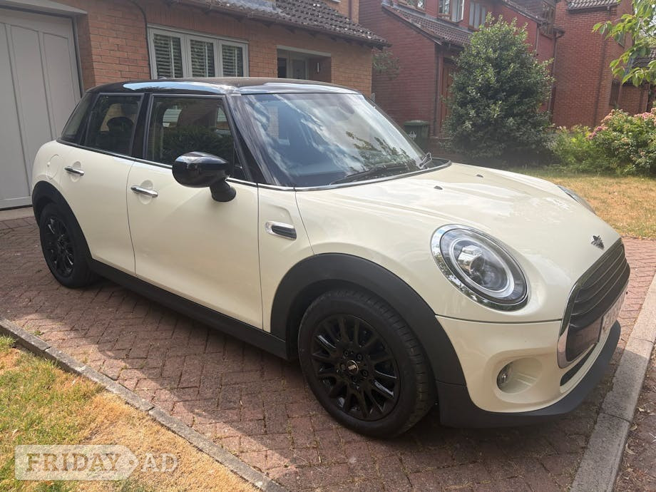 Mini Hatch 2019 in Storrington