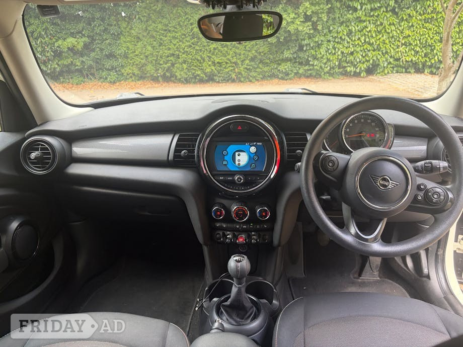 Mini Hatch 2019 - Cars in Storrington