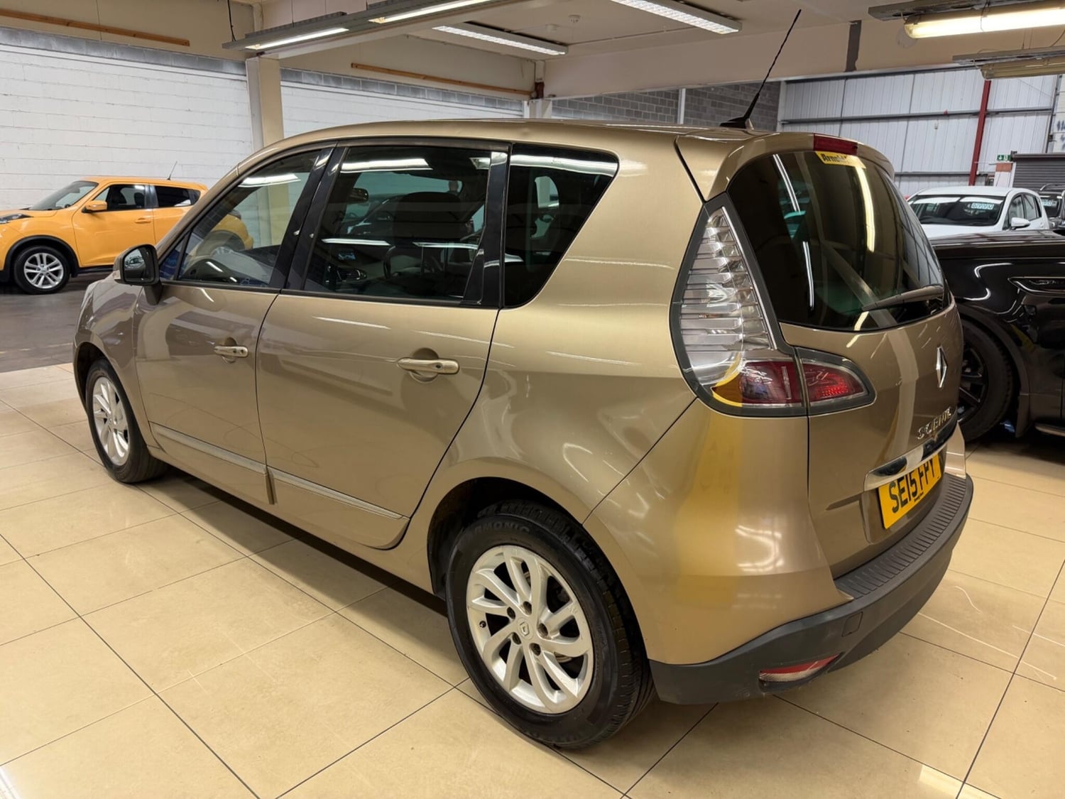 Renault Scenic 2015 - Cars