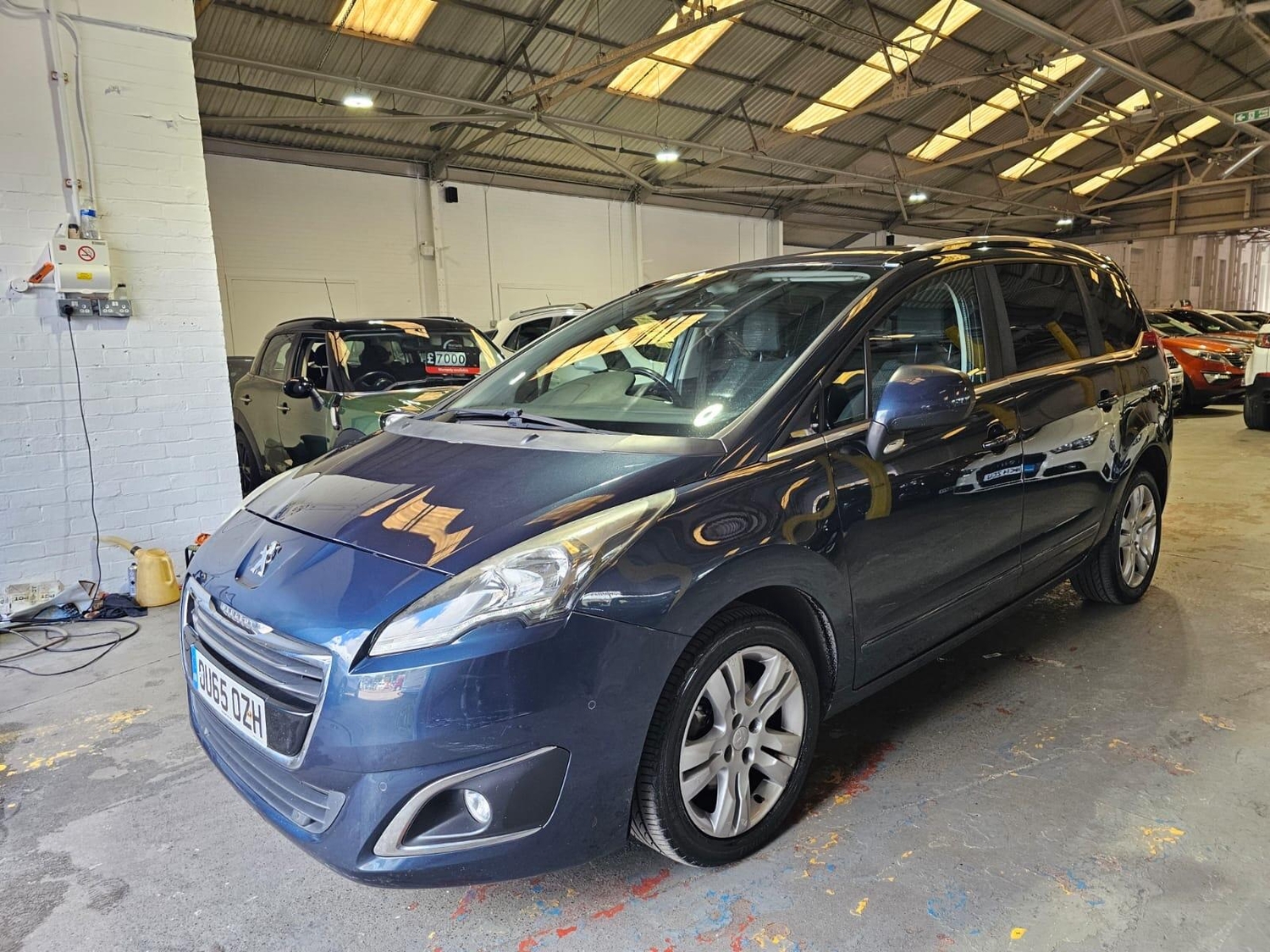 [ berth ]Peugeot 5008