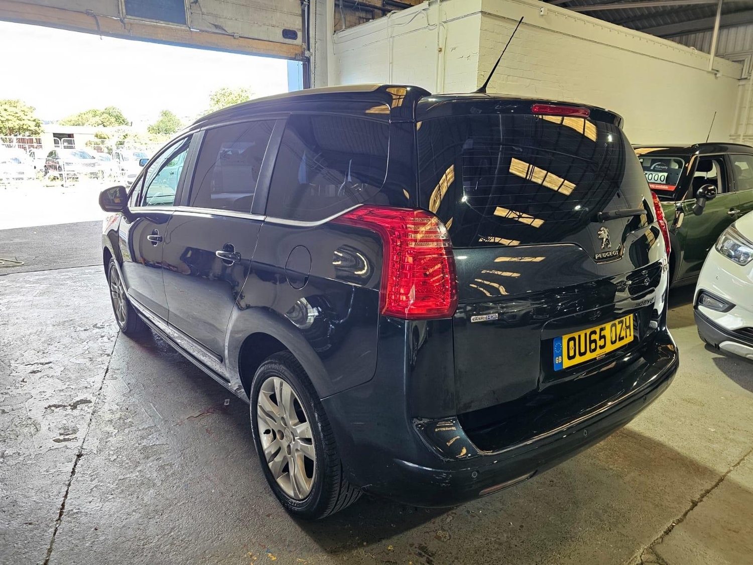 Peugeot 5008 2015 - Cars in Pontypridd