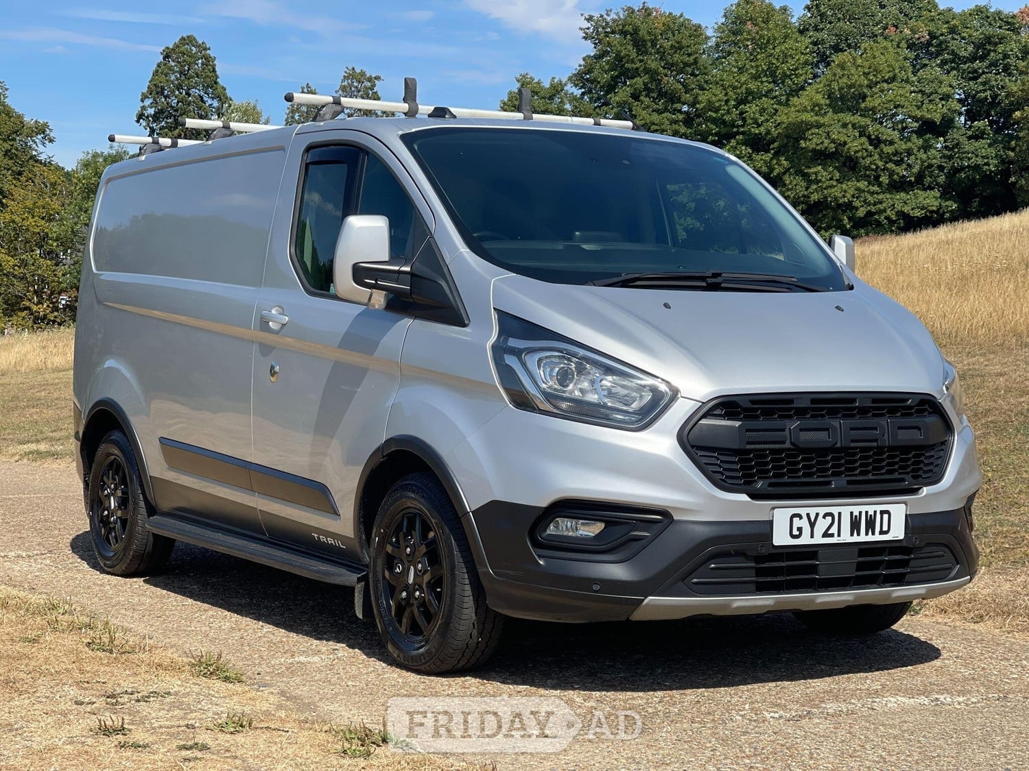 [ berth ]Ford Transit Custom