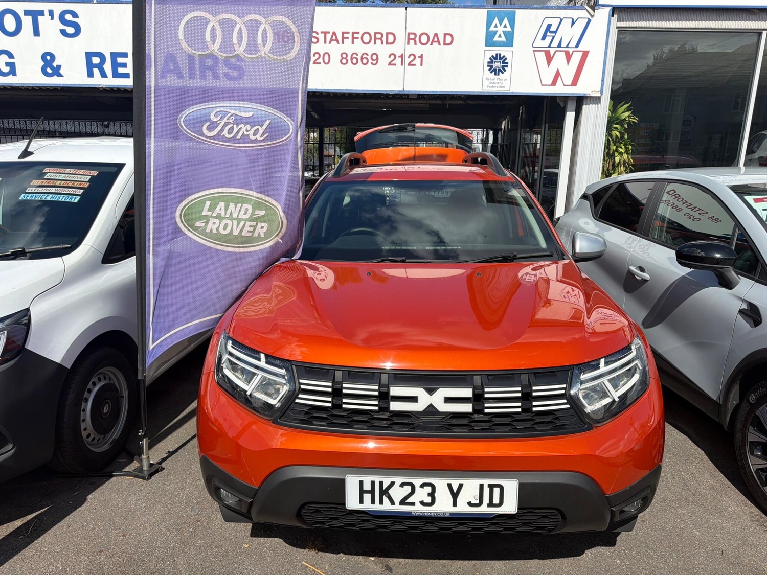 Dacia Duster Sutton
