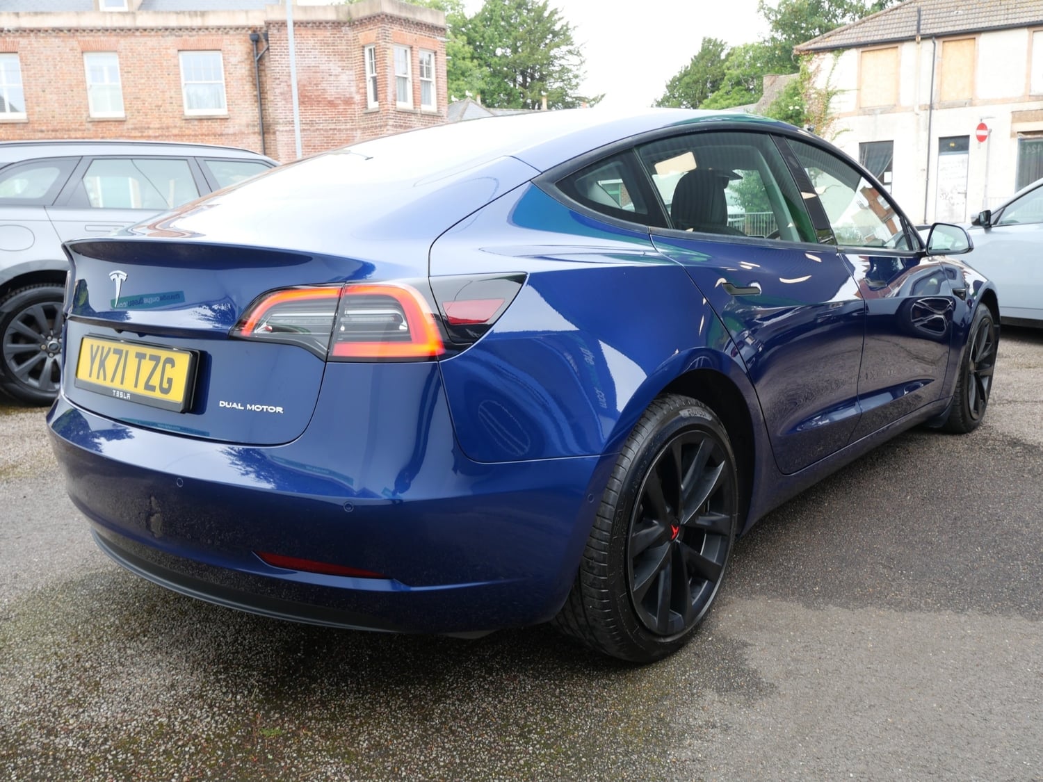 Tesla Model 3 2021 - Cars