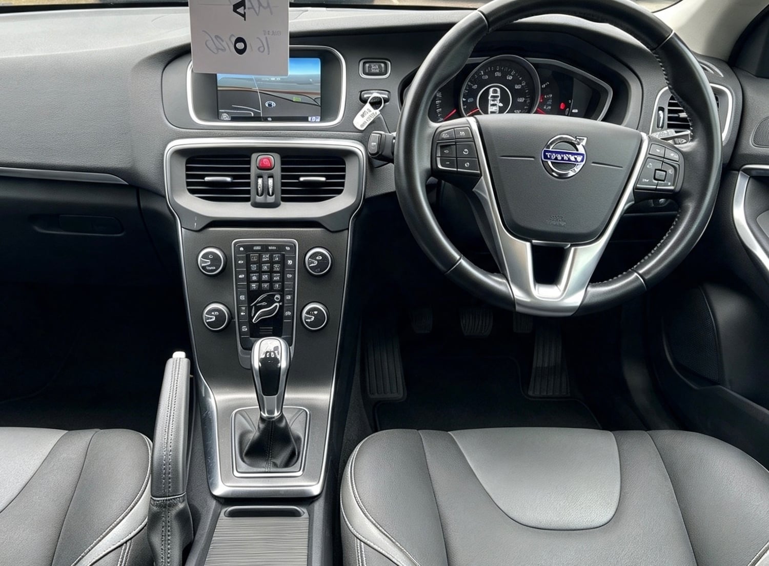 [ berth ]Volvo V40