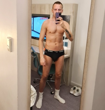 SIMON_HUNG