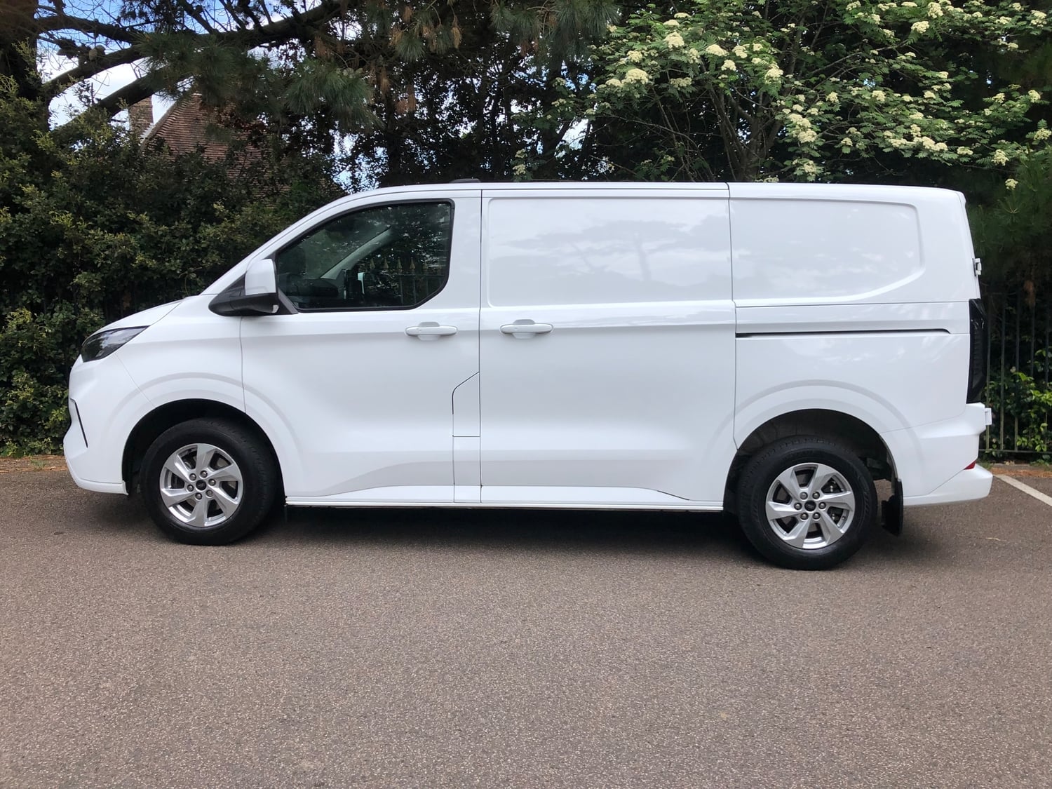 Ford Transit Custom 2024 - Vans & Commercial Vehicles